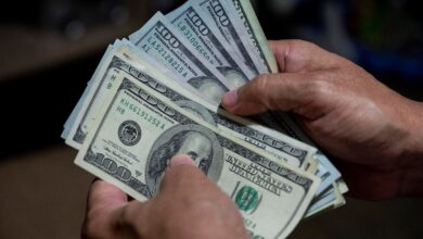 Photo of Dólar hoy en vivo: la cotización libre cae debajo de $1.200, en un mínimo en dos semanas