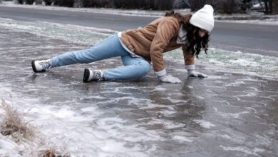 Photo of Resbalarse en la nieve: los riesgos de las lesiones invernales y cómo prevenirlas