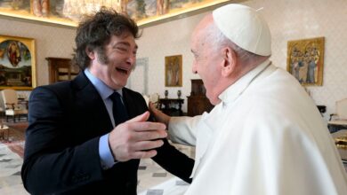 Photo of Javier Milei y el papa Francisco estuvieron reunidos más de una hora en el Vaticano: hablaron de la crisis económica