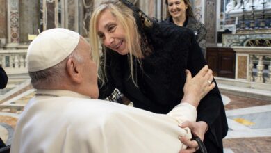 Photo of El diálogo privado entre el Papa Francisco y Javier Milei en el Vaticano: “Recen por mí, yo lo hago por ustedes”