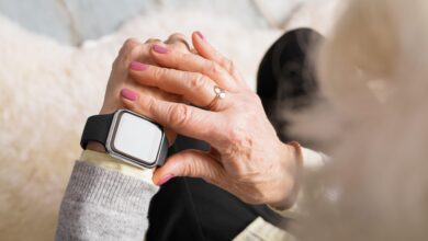 Photo of No uses relojes inteligentes que ostenten medir el azúcar en la sangre, advierte la FDA