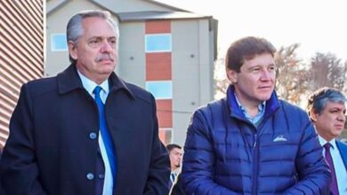 Photo of Tras el escándalo, el gobernador de Tierra del Fuego sigue delegando los seguros en el broker amigo de Alberto Fernández