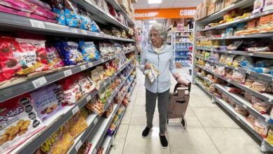 Photo of El consumo masivo sigue en picada: las ventas en supermercados cayeron 8% en febrero y la tendencia sigue en marzo