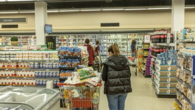 Photo of Las ventas de los supermercados se desplomaron en febrero y acumularon una baja del 12,7% en el primer bimestre