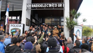 Photo of Crisis en Misiones: lejos de un acuerdo, los policías suspenden las negociaciones por el reclamo salarial y harán un acto por el 25 de Mayo