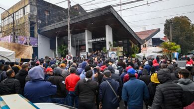Photo of Misiones: un grupo de policías intentó tomar la sede de la jefatura policial, pero a último momento desistió