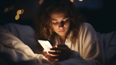 Photo of El tiempo frente a las pantallas antes de dormir no sería tan dañino como se creía, según nuevos estudios