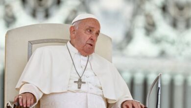 Photo of El papa Francisco advirtió que “ningún gobierno puede exigir a su pueblo que sufra privaciones incompatibles con la dignidad humana”