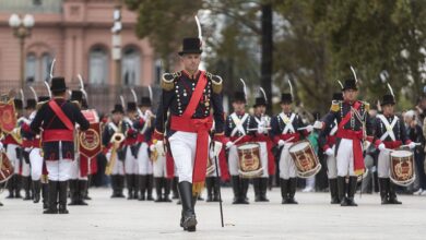 Photo of Los regimientos Granaderos, Patricios e Iriarte realizarán un nuevo cambio de guardia en Plaza de Mayo