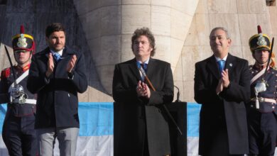 Photo of Día de la Bandera: Maximiliano Pullaro y Pablo Javkin destacaron el apoyo del Gobierno en la lucha contra el narcotráfico