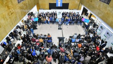 Photo of Kicillof juntó a intendentes peronistas para confrontar con Milei: mostró unidad y denunció recortes por parte del Gobierno