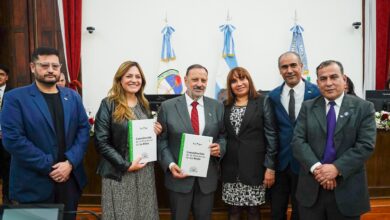 Photo of Ricardo Quintela presentó la nueva Constitución de La Rioja