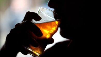 Photo of El consumo de alcohol eleva el riesgo de desarrollar enfermedades cardiovasculares, según dos nuevos estudios
