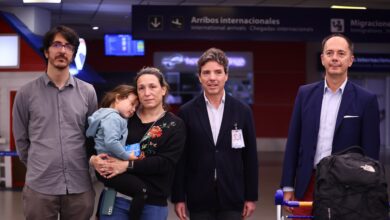 Photo of Volvieron los diplomáticos argentinos expulsados de Venezuela por la dictadura de Maduro: “Una noche pensamos que podía pasar lo peor”