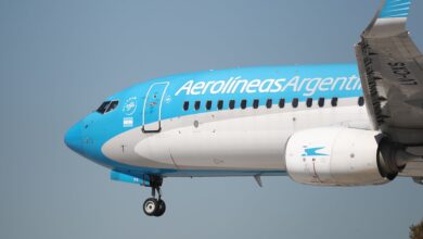 Photo of Echaron a tres pilotos de Aerolíneas por negarse a operar un avión para no avalar “el achique” de la empresa