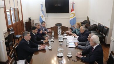 Photo of El gobernador Pullaro recibió a ministros de la Corte Suprema de Santa Fe: el horario inusual del encuentro