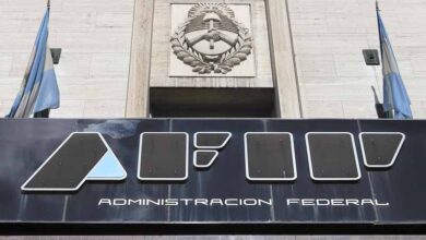 Photo of Blanqueo: por primera vez, la AFIP habilita la posibilidad de pagar un impuesto en dólares desde el exterior