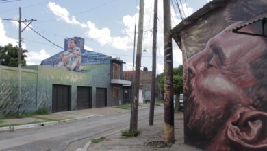 Photo of “Circuito Messi”: cómo es el recorrido de arte urbano y cuánto valen las viviendas en La Bajada donde creció en Rosario