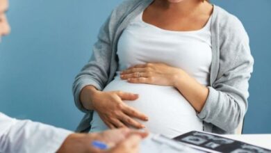 Photo of La edad en que las mujeres tienen su primer hijo aumentó ocho años en las últimas tres décadas