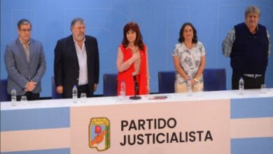 Photo of Cristina Kirchner asumió la presidencia del PJ con Kicillof ausente