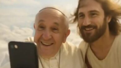 Photo of ¡Viral! La IA muestra como Jesús recibe al papa Francisco en el cielo