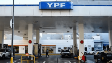 Photo of YPF anunció que bajará un 4% los precios de nafta y gasoil