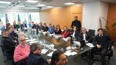 Photo of Gobernadores descreen de la convocatoria de Milei y piden que no vete la distribución de los ATN